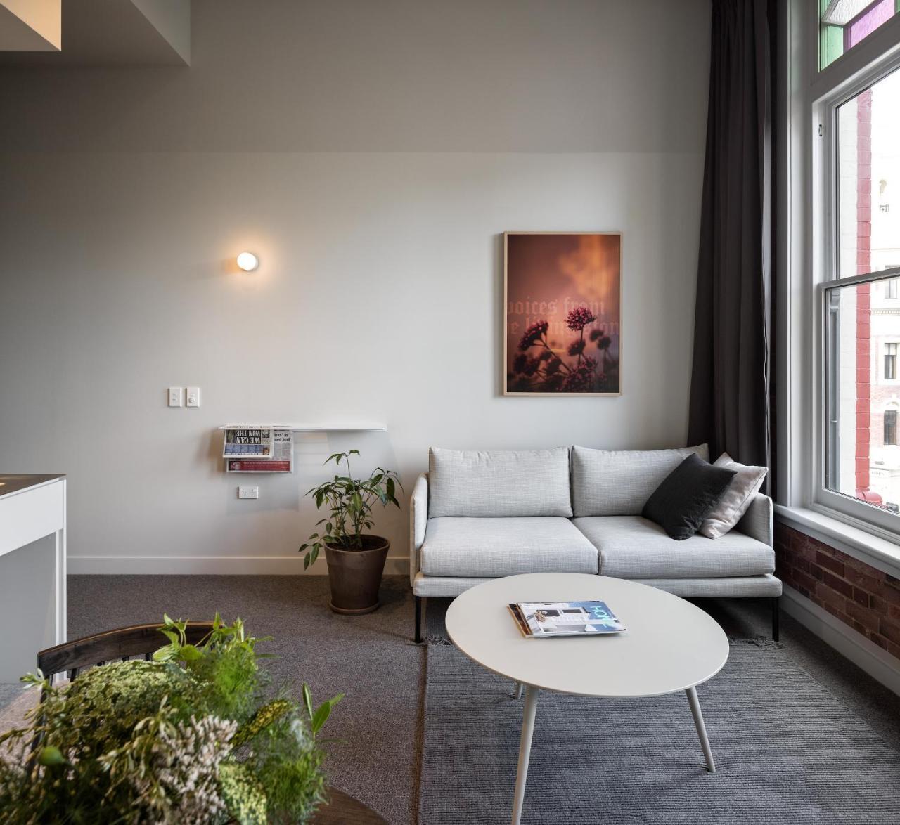 The Chamberson Otel Dunedin Dış mekan fotoğraf A living room in a typical apartment